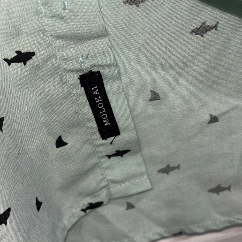 Molokai Surf sharks mint green short sleeve button-down shirt men’s size large - Picture 4 of 6